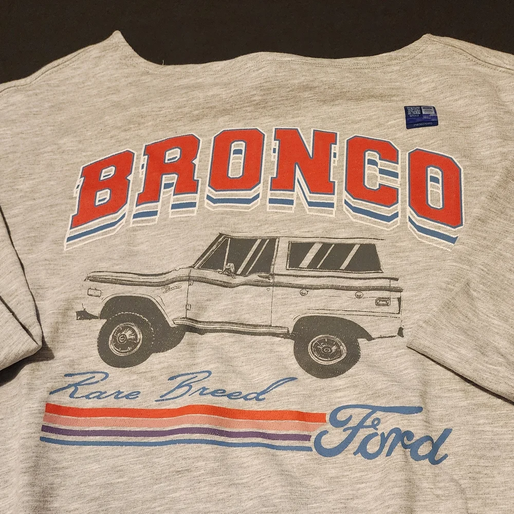 Bronco Slouchy Gray Swearshirt, Red Bronco Emblem, Female Size XXS, NWT, Gift - Picture 6 of 11